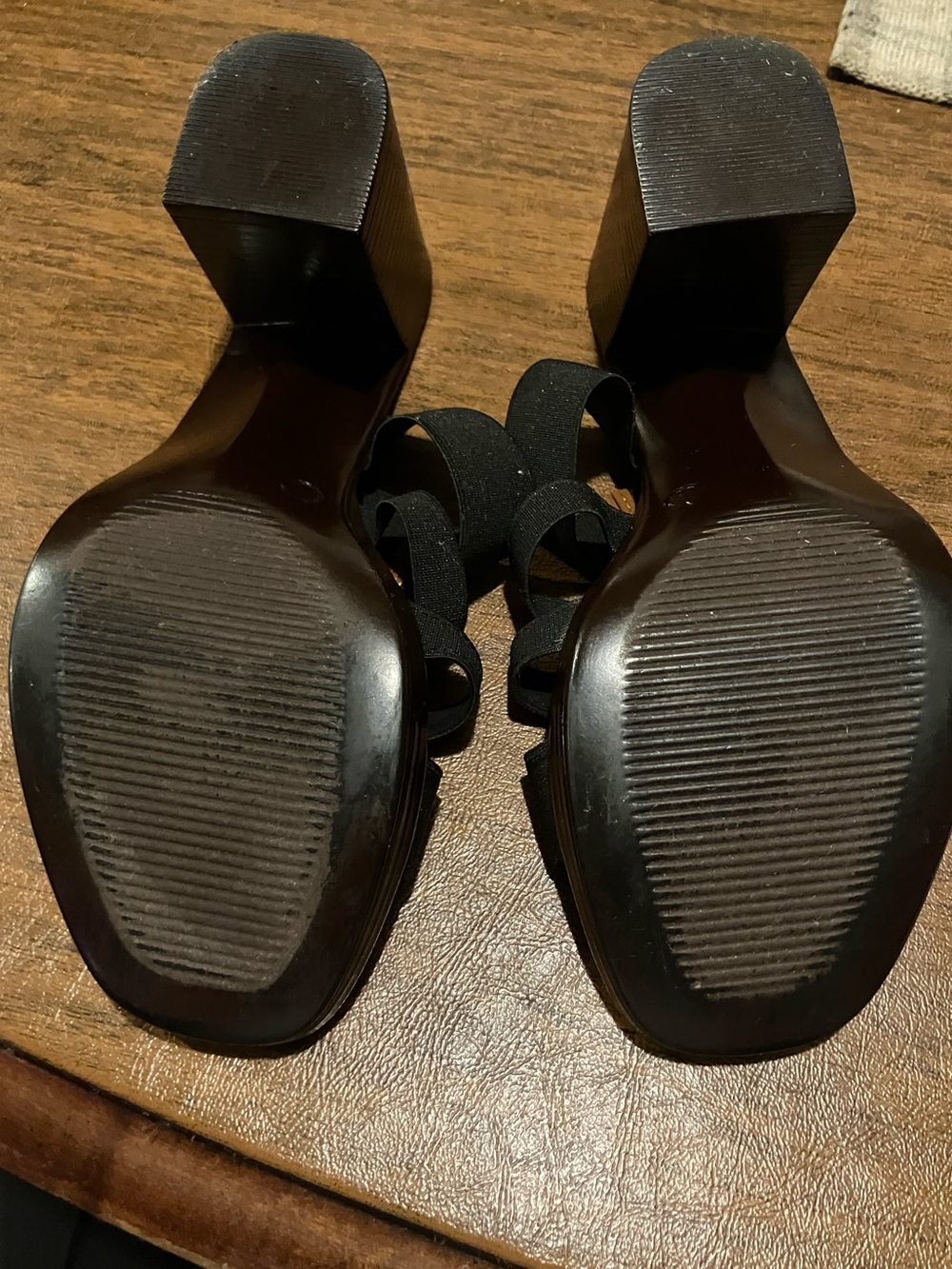 Italian Shoemakers Black and Brown Strappy Elastic Slide Mules - Picture 3 of 3